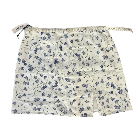 Sunday Best Floral Skirt - Picture 7 of 9